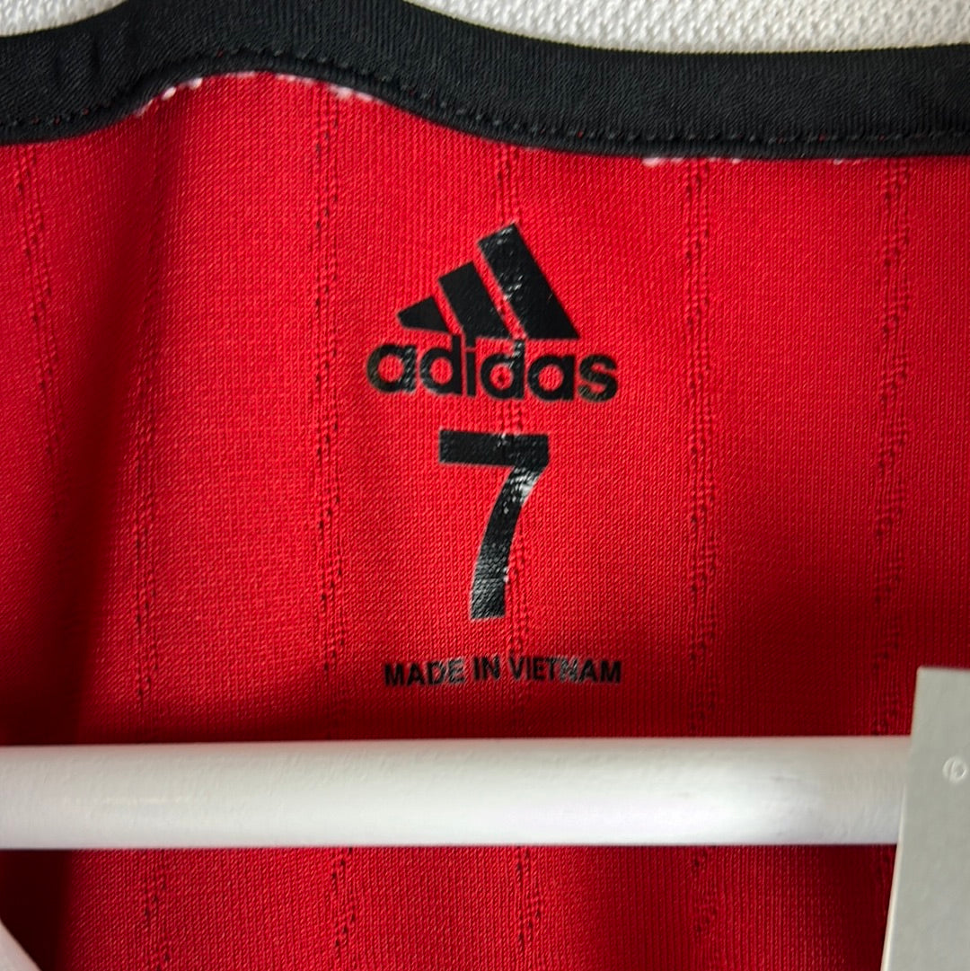 Manchester United 2022/2023 Player Issue Home Shirt - Size 7 (Large)