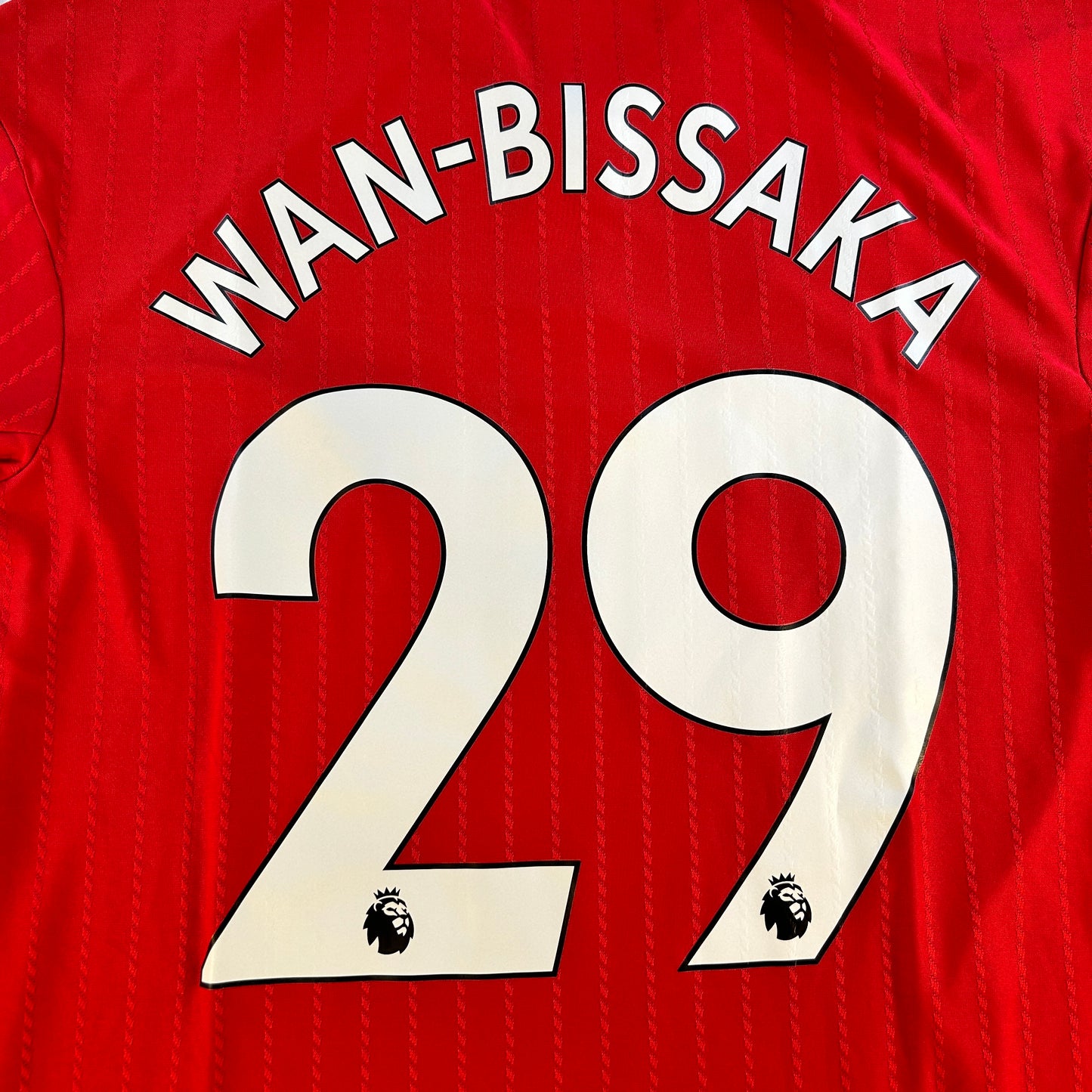 Manchester United 2022/2023 Player Issue Poppy Home Shirt - Wan Bissaka