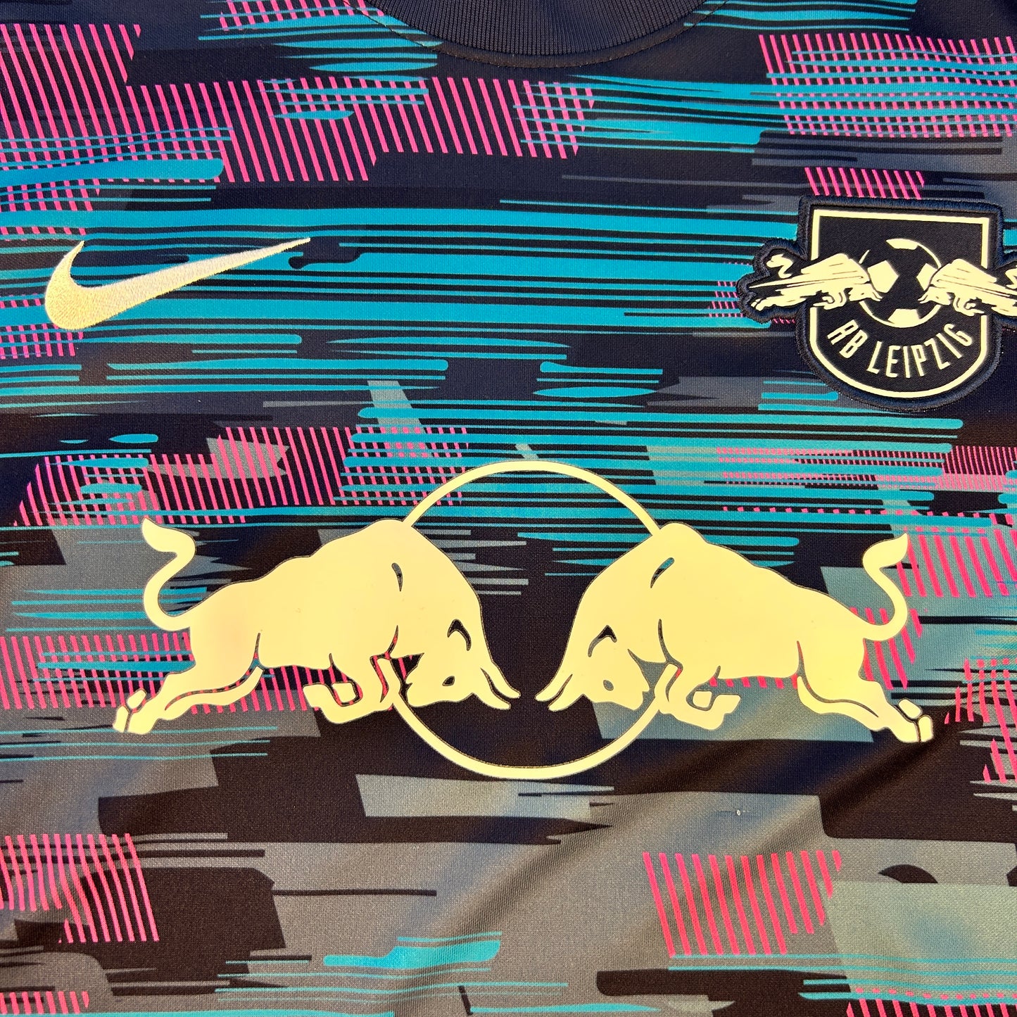 RB Leipzig 2021/2022 Third Shirt - Large