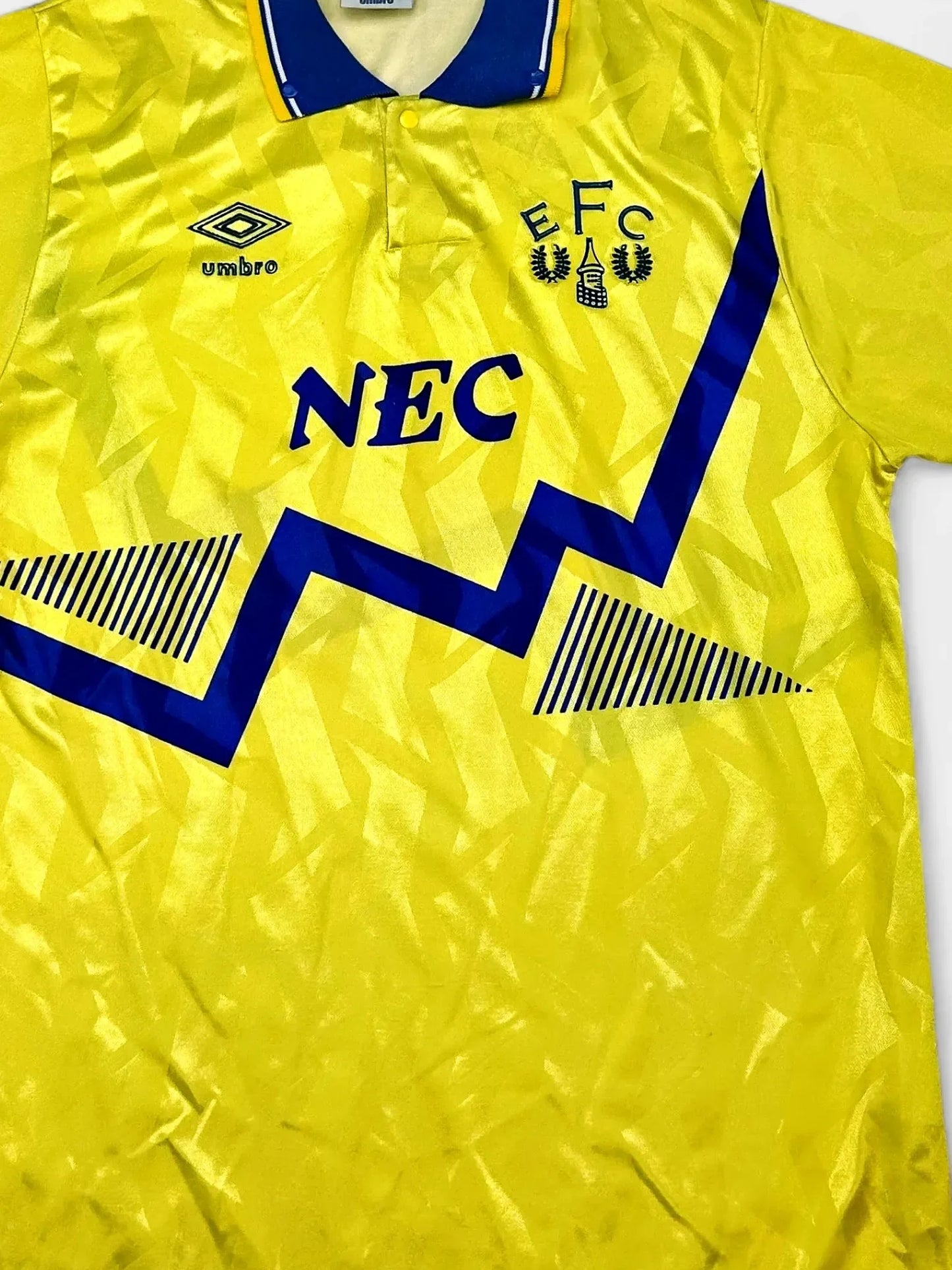 Everton FC 1990-92 Football Shirt (Small)