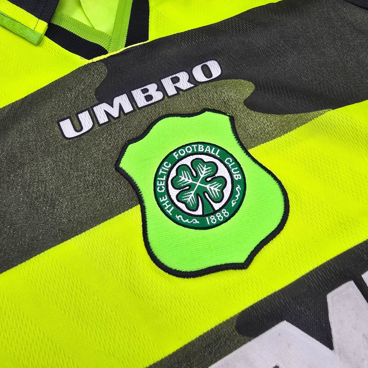 1996/97 Celtic Away Football Shirt (M) Umbro