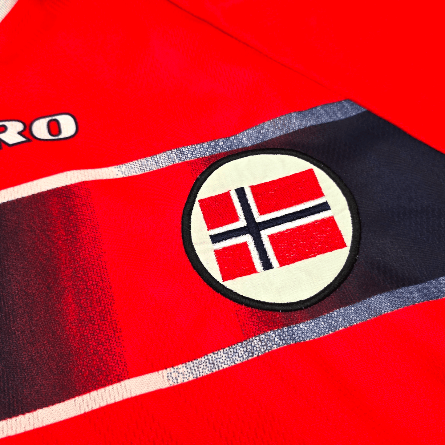 1997/98 Norway Home Football Shirt (2XL) Umbro