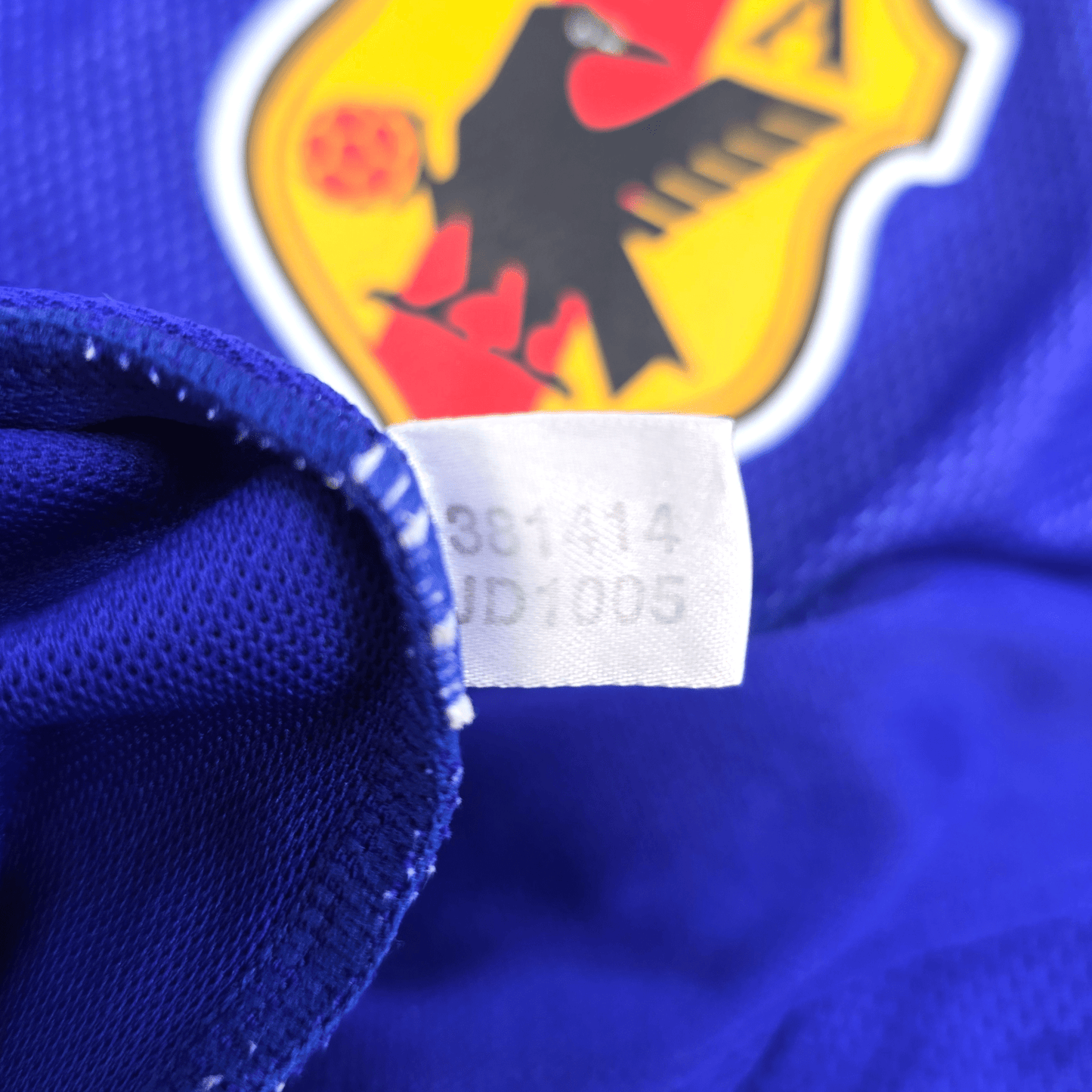 2002/04 Japan Home Football Shirt (L) Adidas #9 Nishizawa