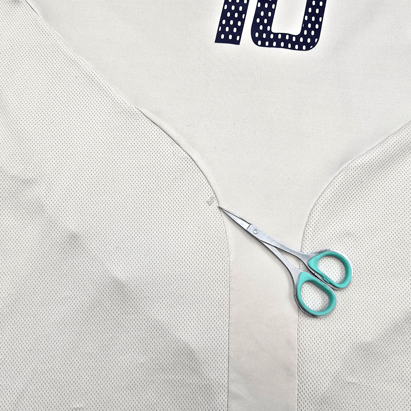 2004/06 Japan Away Football Shirt (L) Adidas #10 Nakamura