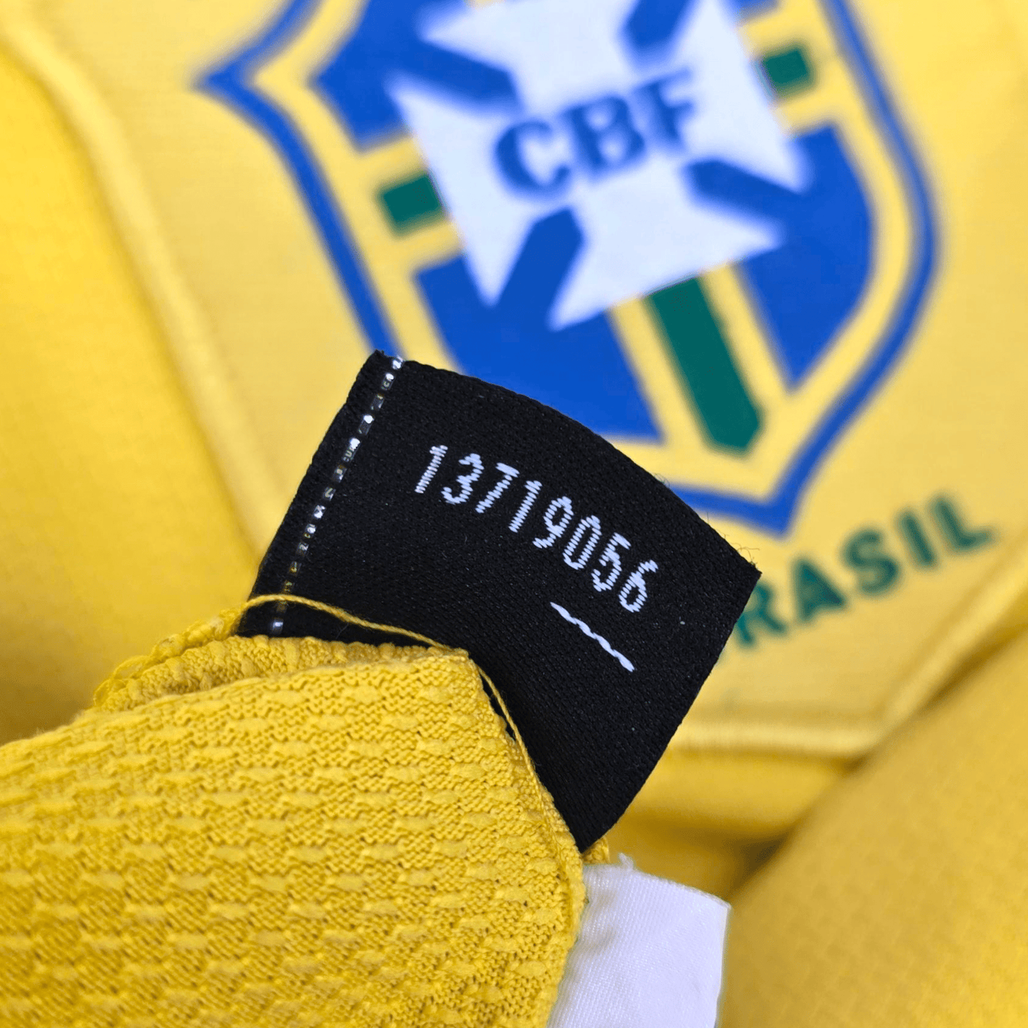 2006/07 Brazil Home Football Shirt (M) Nike #7 Adriano