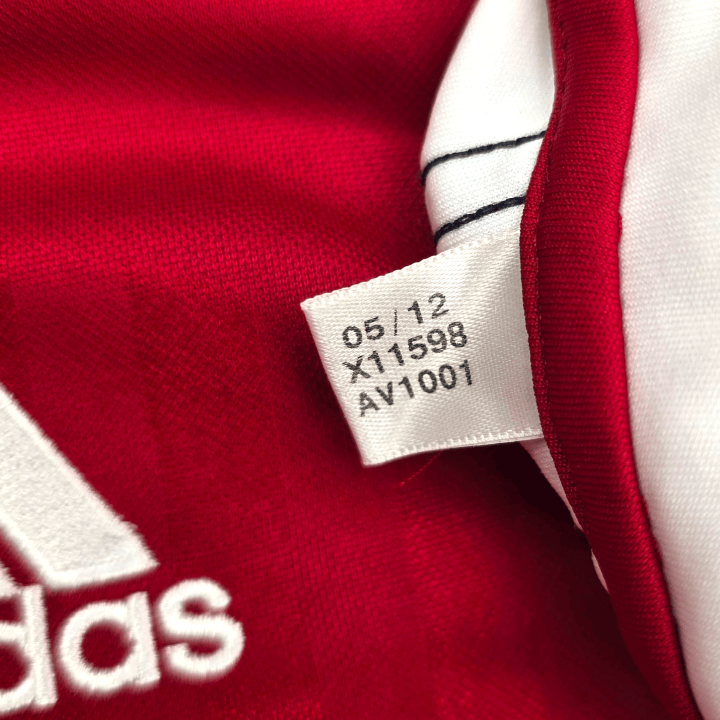 2012/13 Denmark Home Football Shirt (XL) Adidas #8 Eriksen