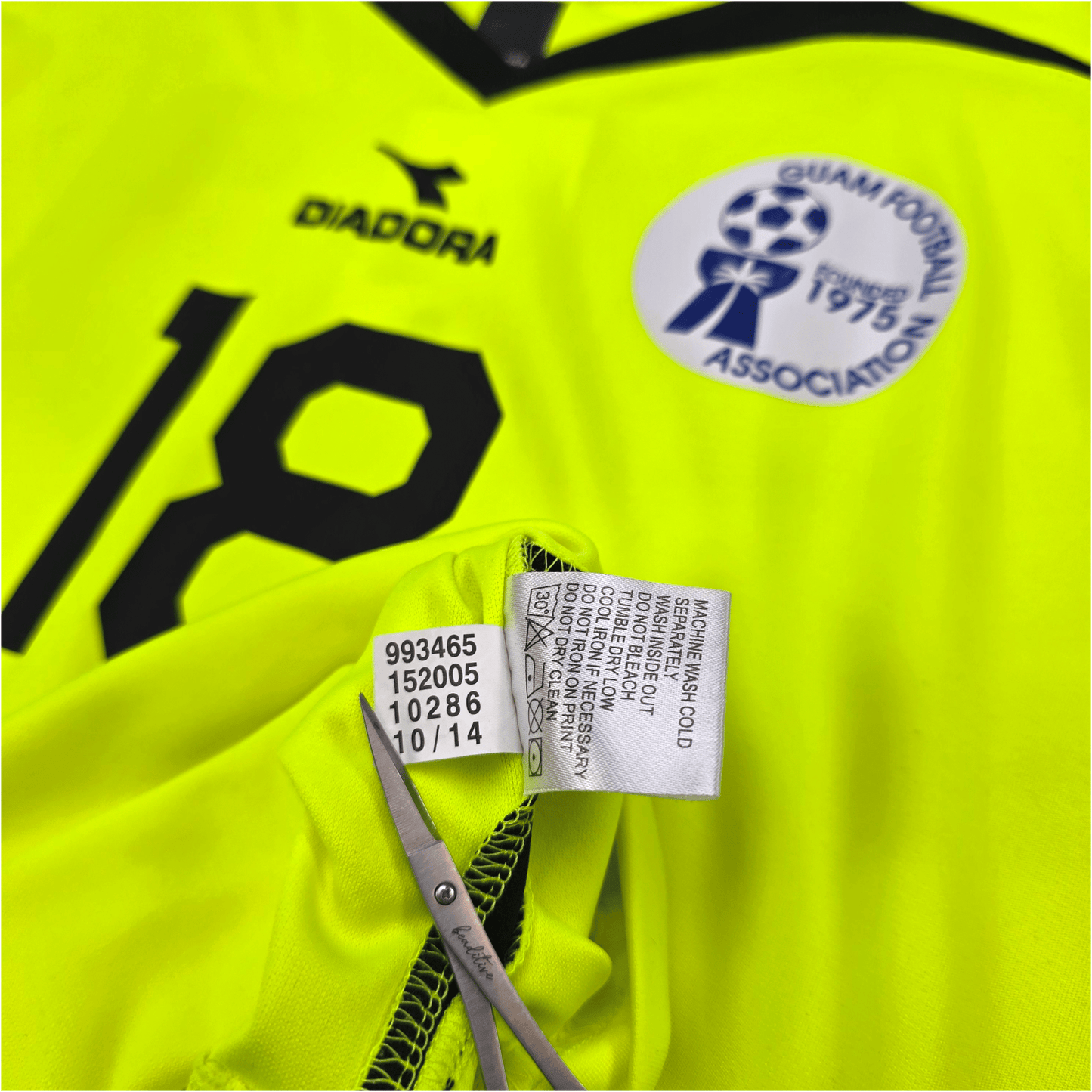 2012/14 Guam Goal Keeper Football Shirt (L) Diadora #18