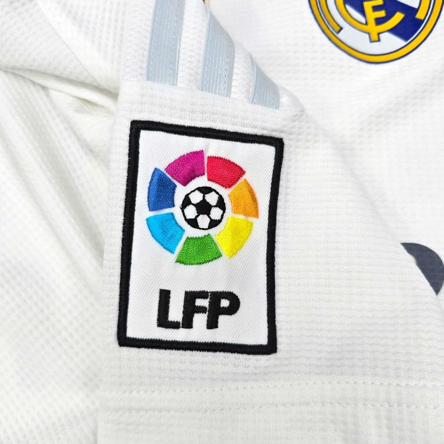 2015/16 Real Madrid Home Football Shirt (S) Adidas #7 Ronaldo
