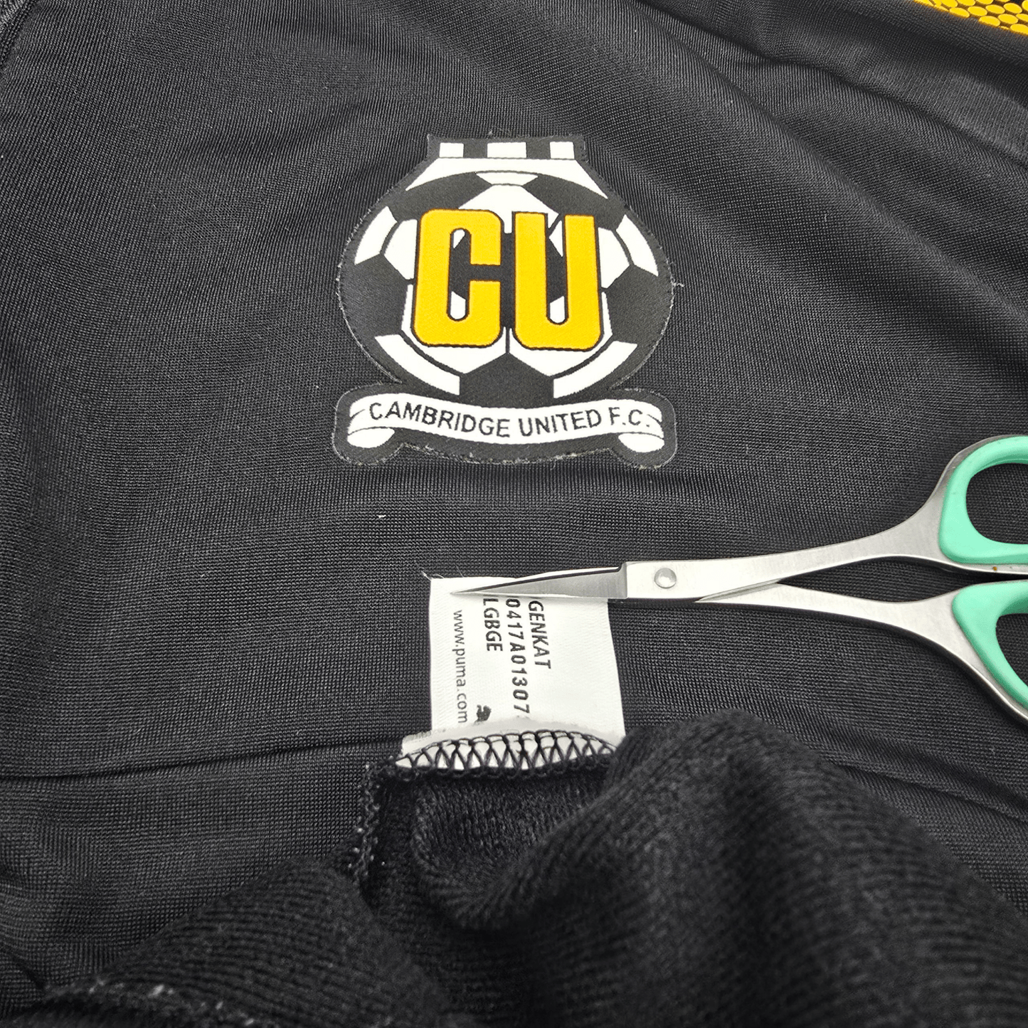 2017/18 Cambridge United Training Top (L) Puma (Staff Issue)