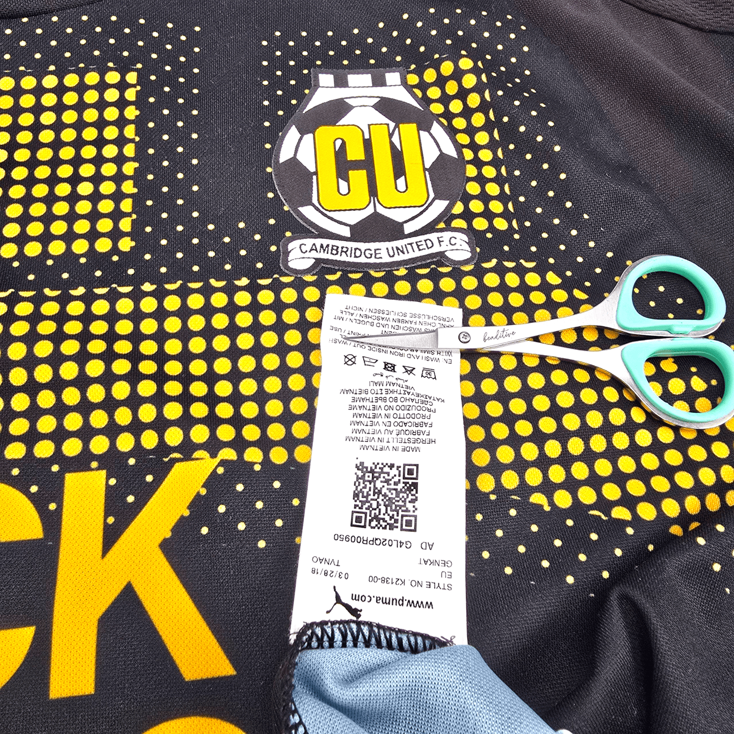 2018/19 Cambridge United Away Football Shirt (L) Puma