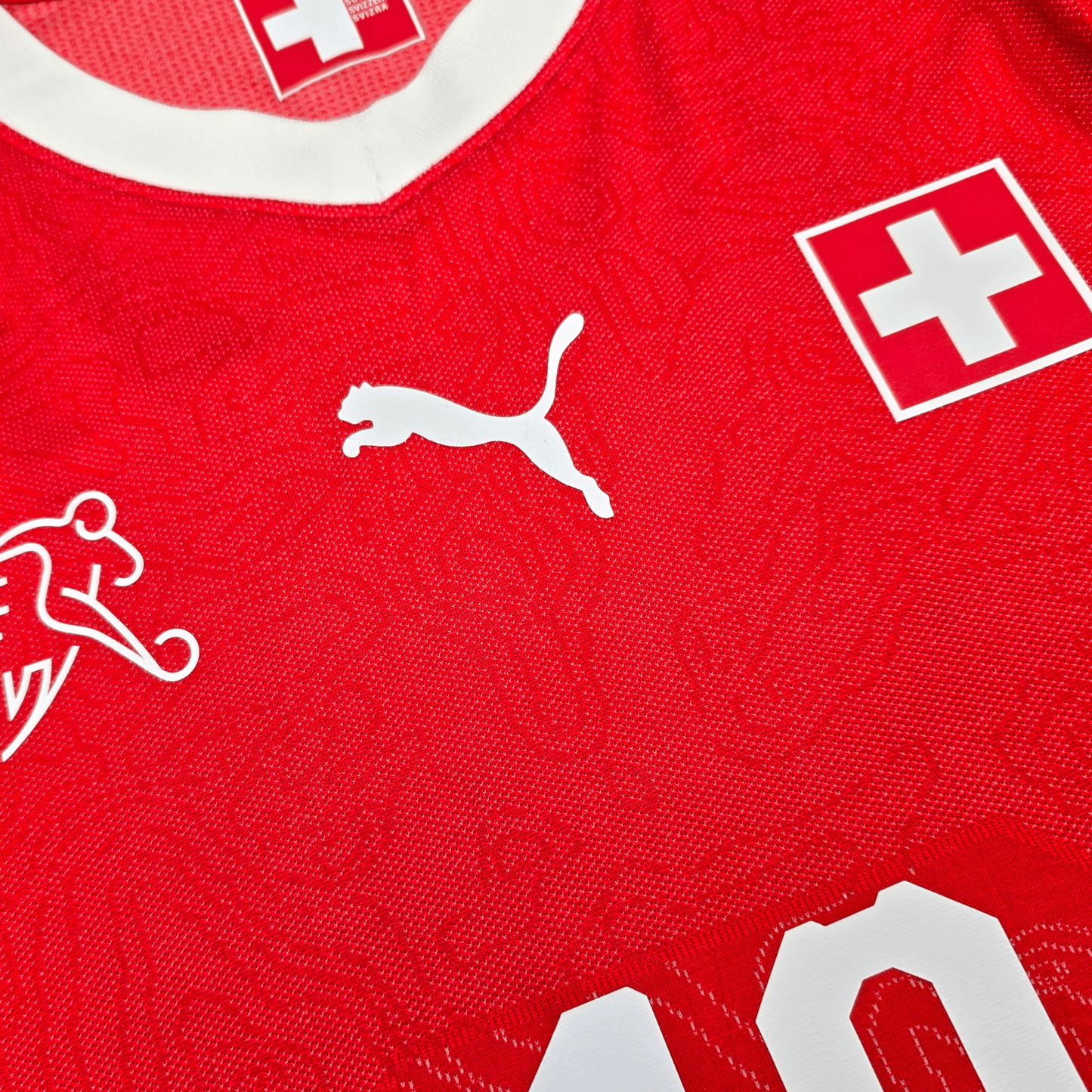 2018/20 Switzerland Home Football Shirt (XL) Puma #10 Xhaka (Player Version)