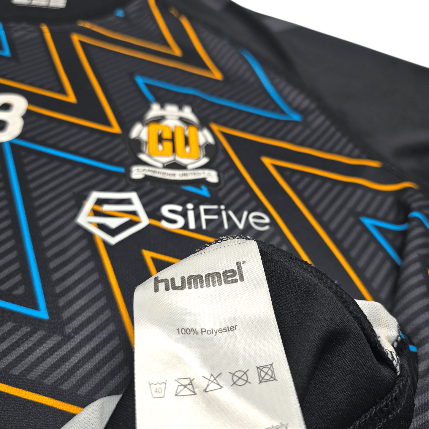 2022/23 Cambridge United Training Top (L) Hummel #23 (Morrison)