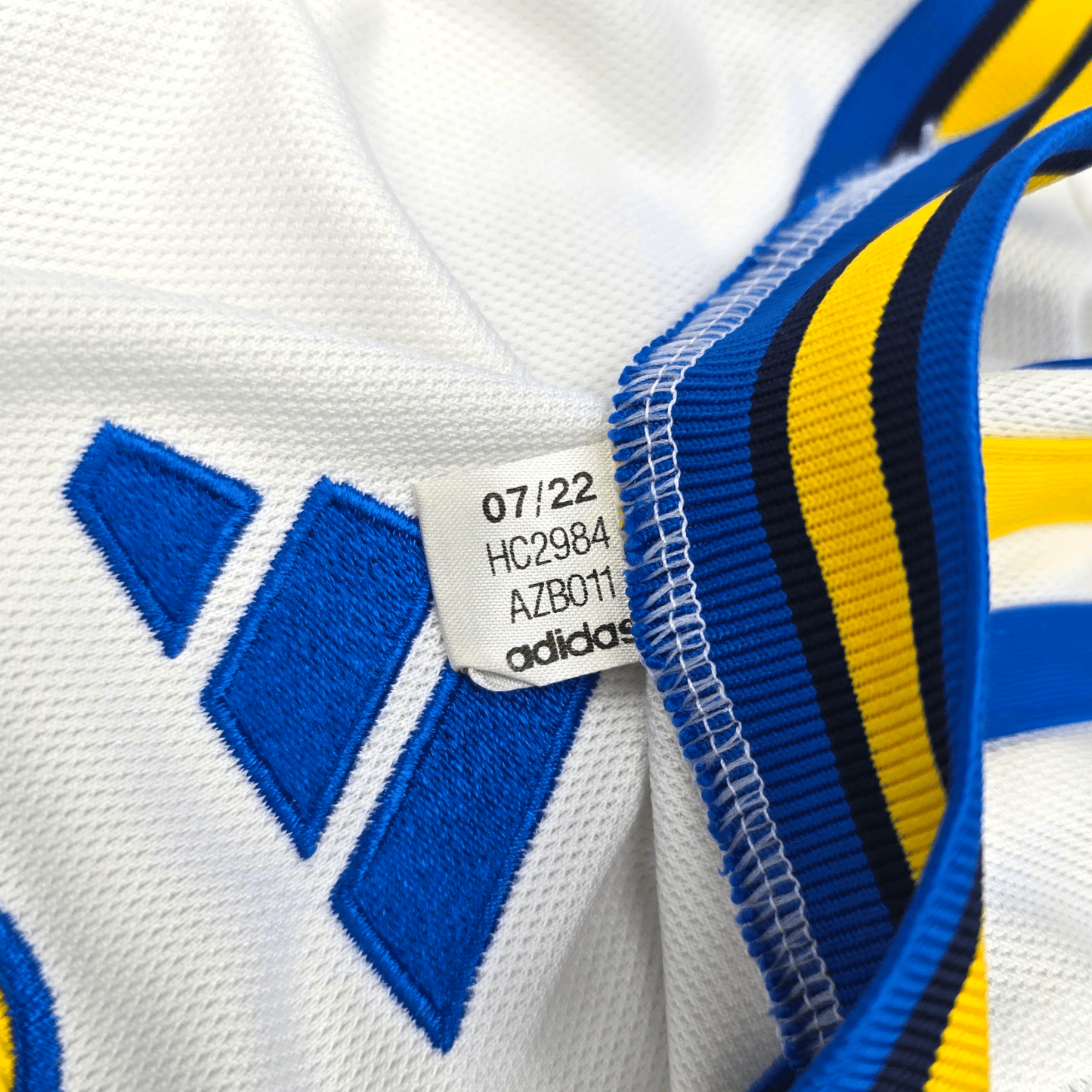 2022/23 Sweden Away Football Shirt (L) Adidas #9 Isak