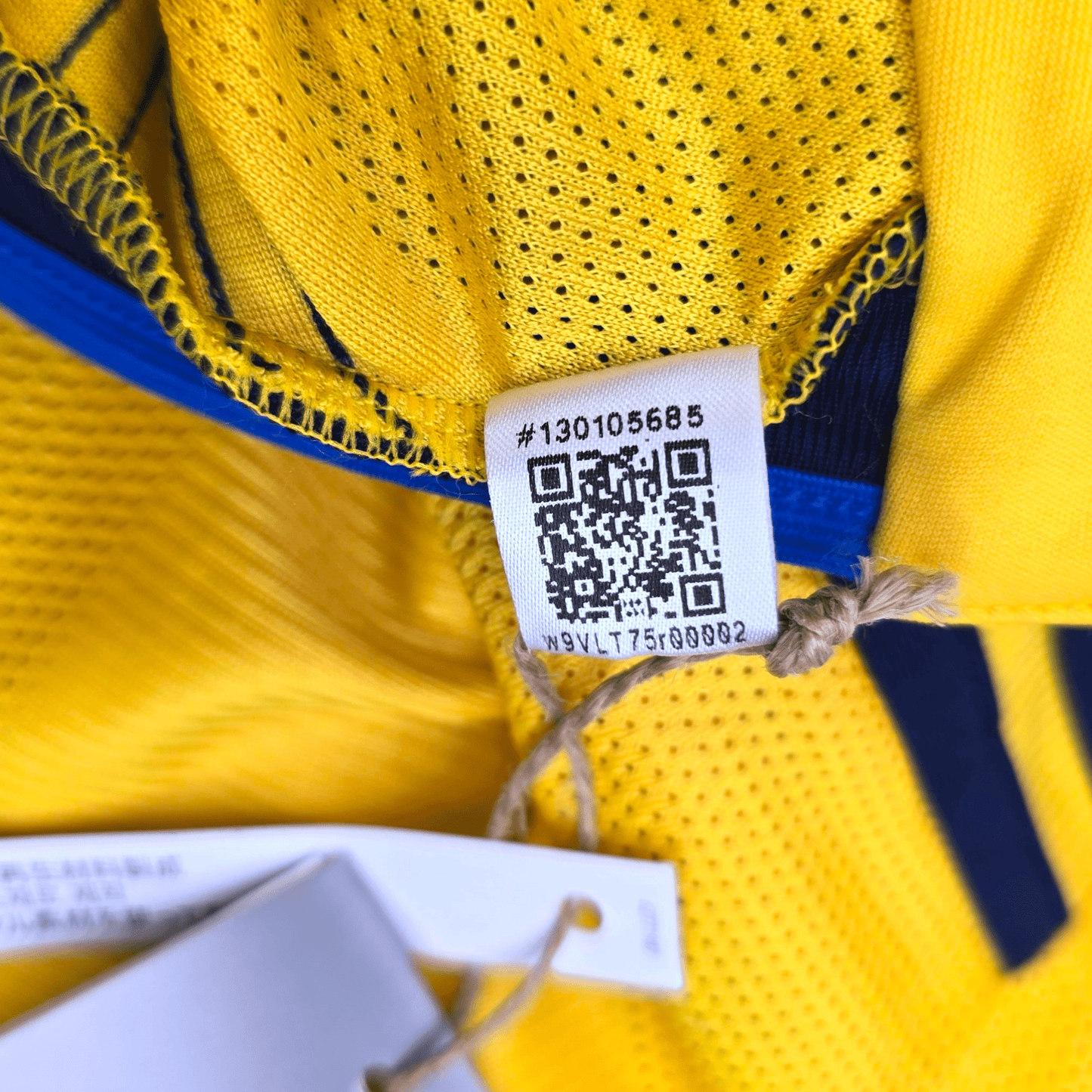 2022/23 Sweden Home Football Shirt (S) Adidas #9 Isak (BNWTs)