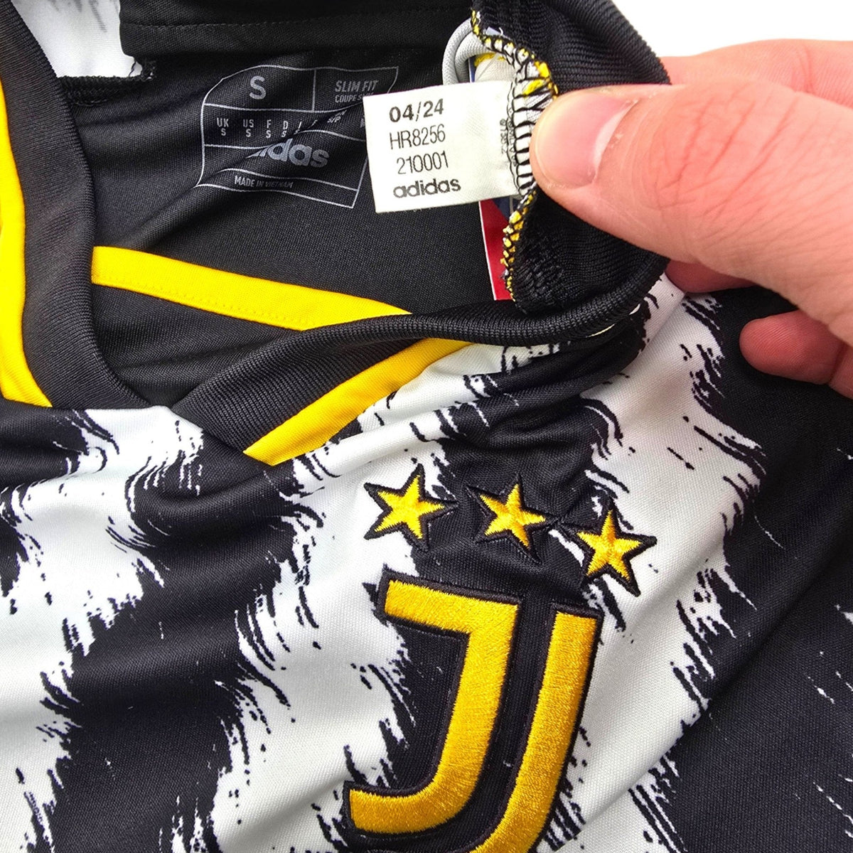 2023/24 Juventus Home Football Shirt (S) Adidas