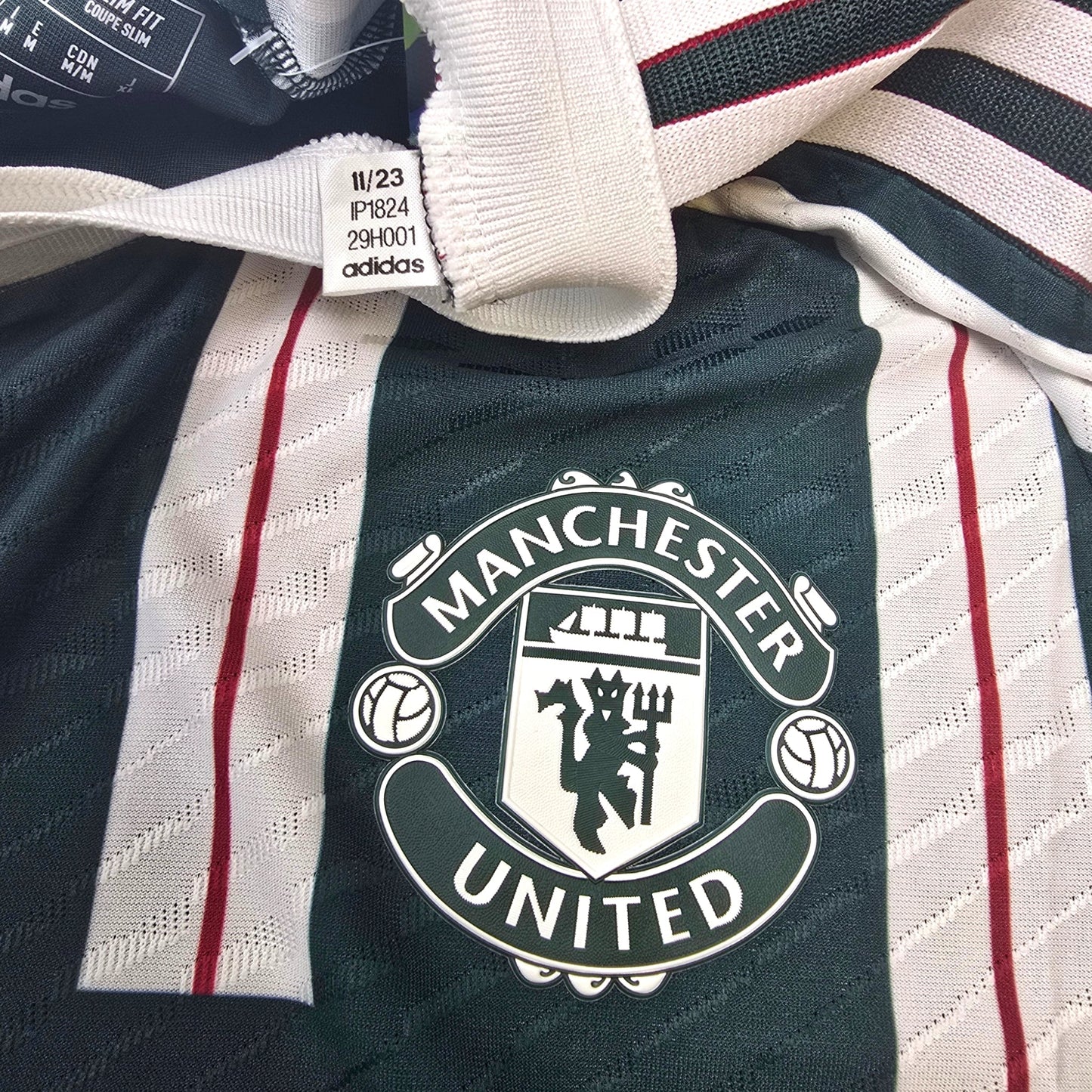 2023/24 Manchester United Away Football Shirt (M) Adidas #37 Mainoo (Player Version)