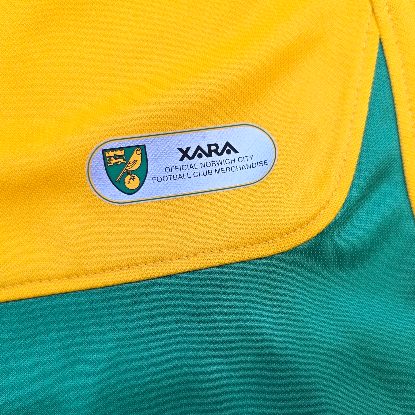 2008/10 Norwich City Home Football Shirt (L) Xara
