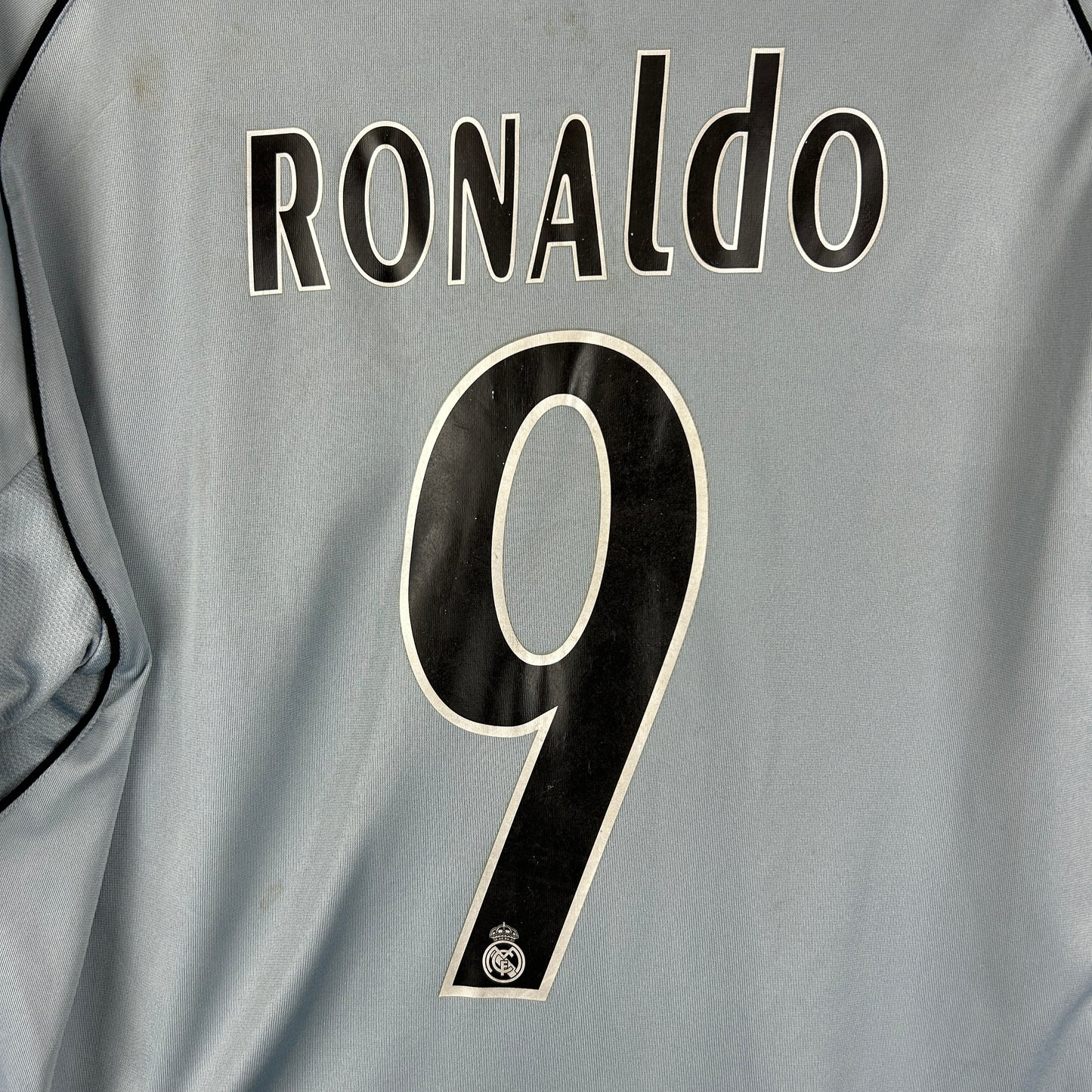 Real Madrid 2005/2006 Player Issue Third Shirt - Ronaldo 9