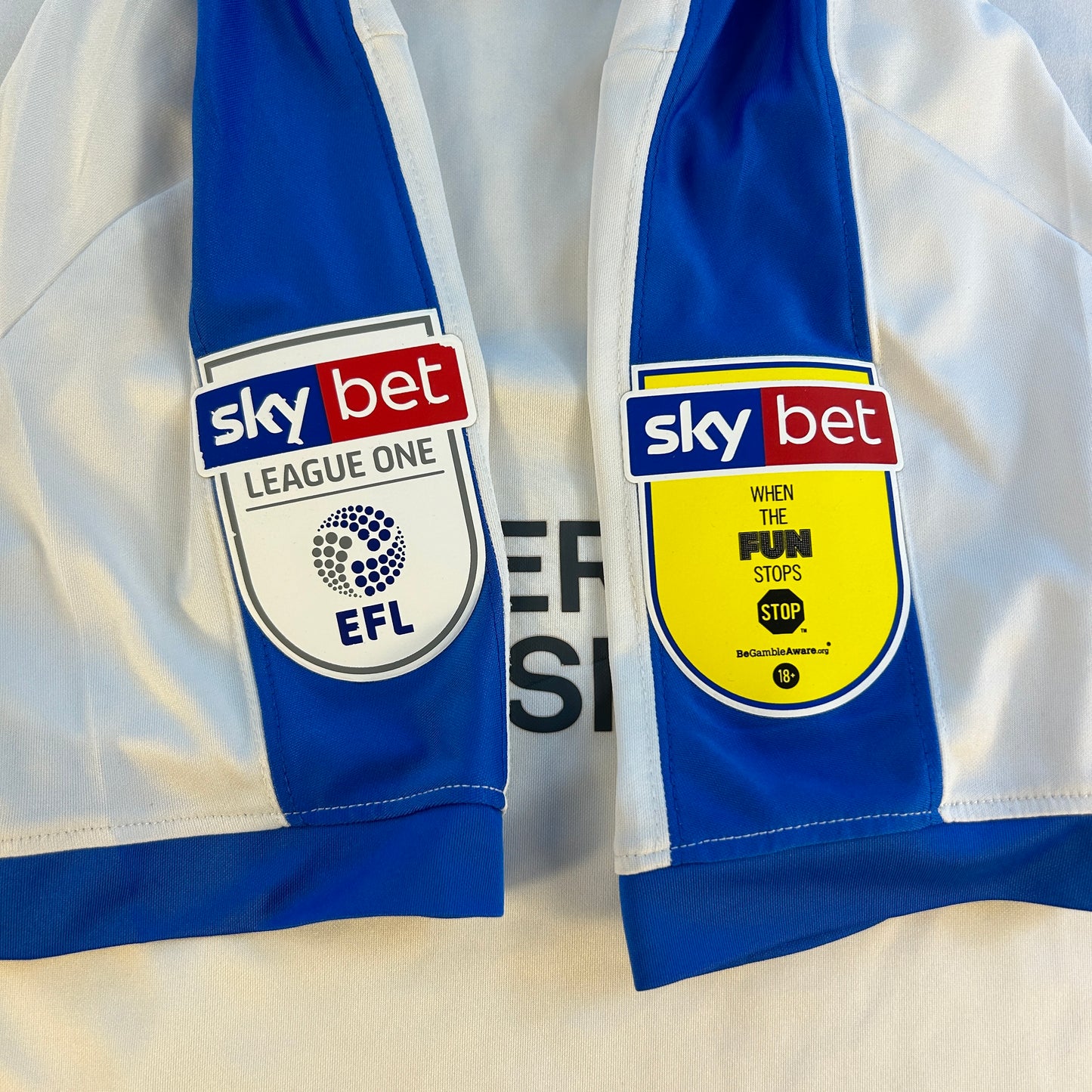Portsmouth 2018/2019 Away Shirt - Medium