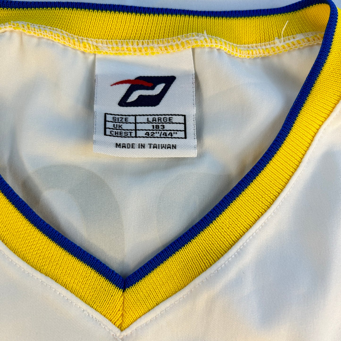 Portsmouth 2004/2005 Third Shirt - Large - BERGER 23