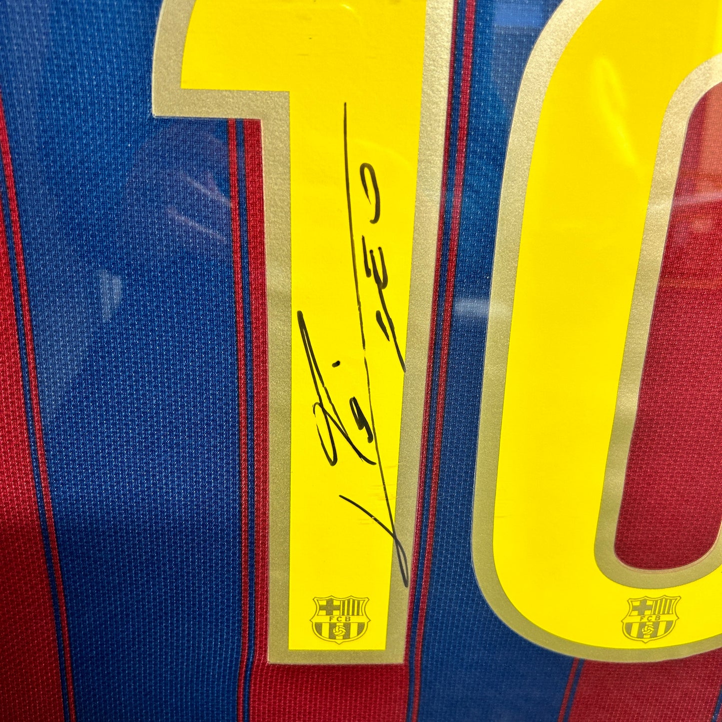 Lionel Messi 2009/2010 Signed Framed Shirt - Icons COA