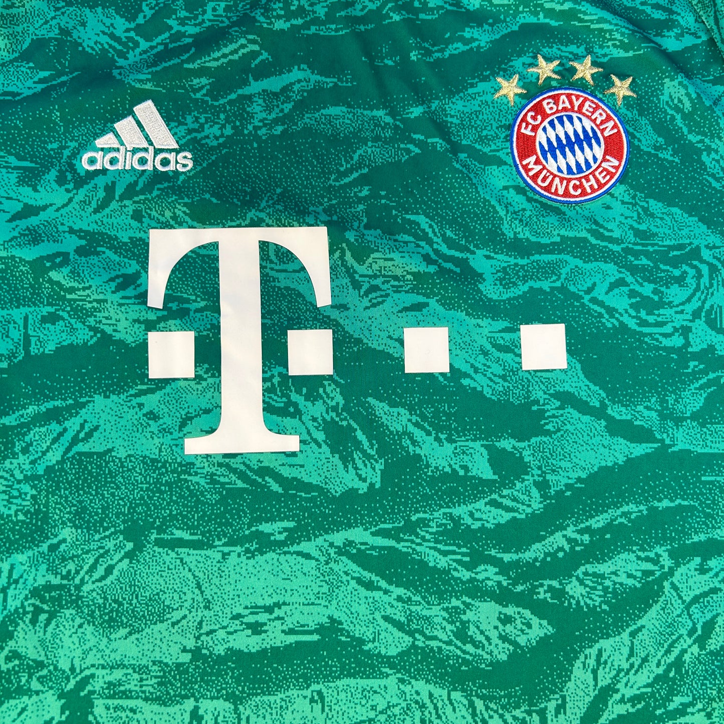 Bayern Munich 2019/2020 Home Goalkeeper Shirt