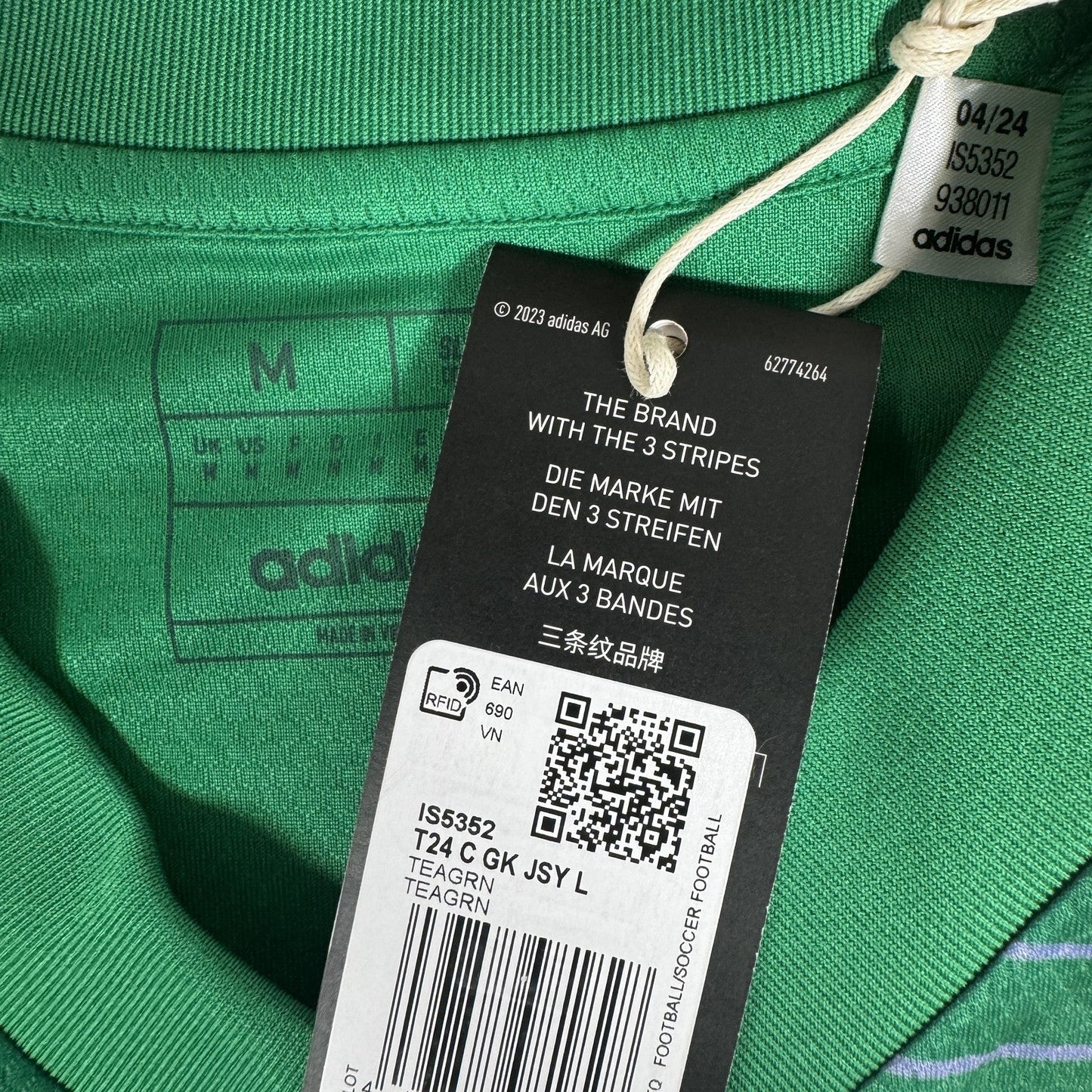 Aston Villa 2024/2025 Goalkeeper Football Shirt Medium BNWT