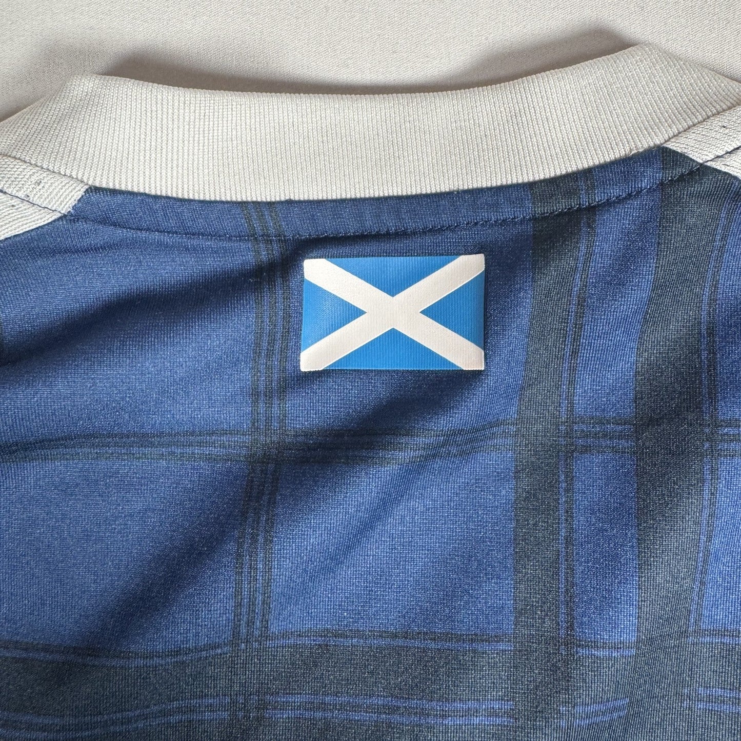 Scotland 2016/2017/2018 Home Football Shirt Small