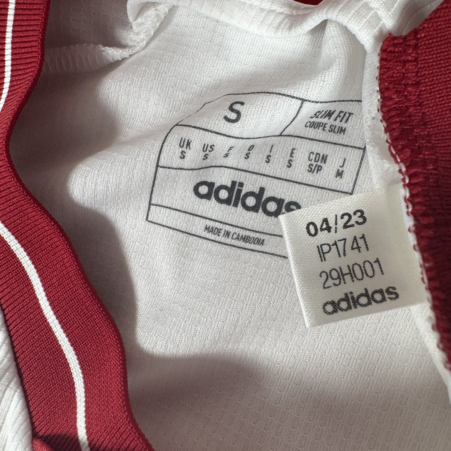 Manchester United 2023/2024 Third Shirt Small