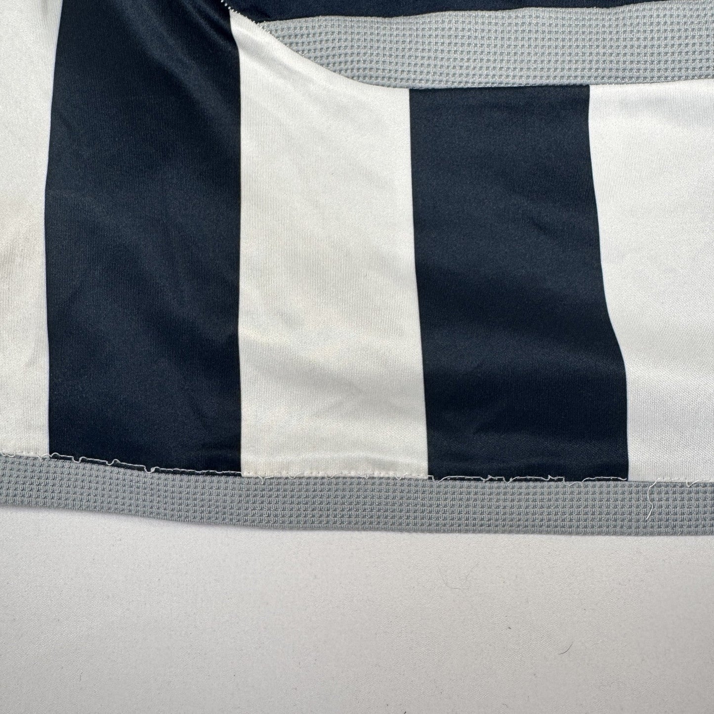 MILLER 10 West Bromwich Albion 2009/2010 Home Football Shirt Medium