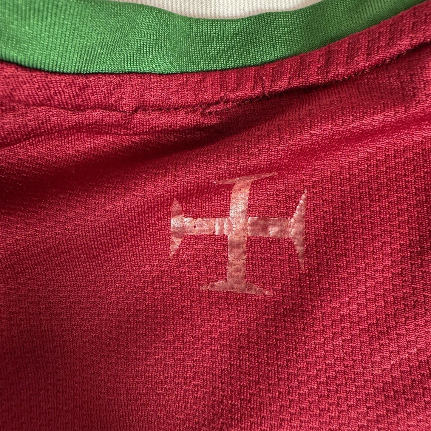 Portugal 2006/2007/2008 Home Football Shirt Medium