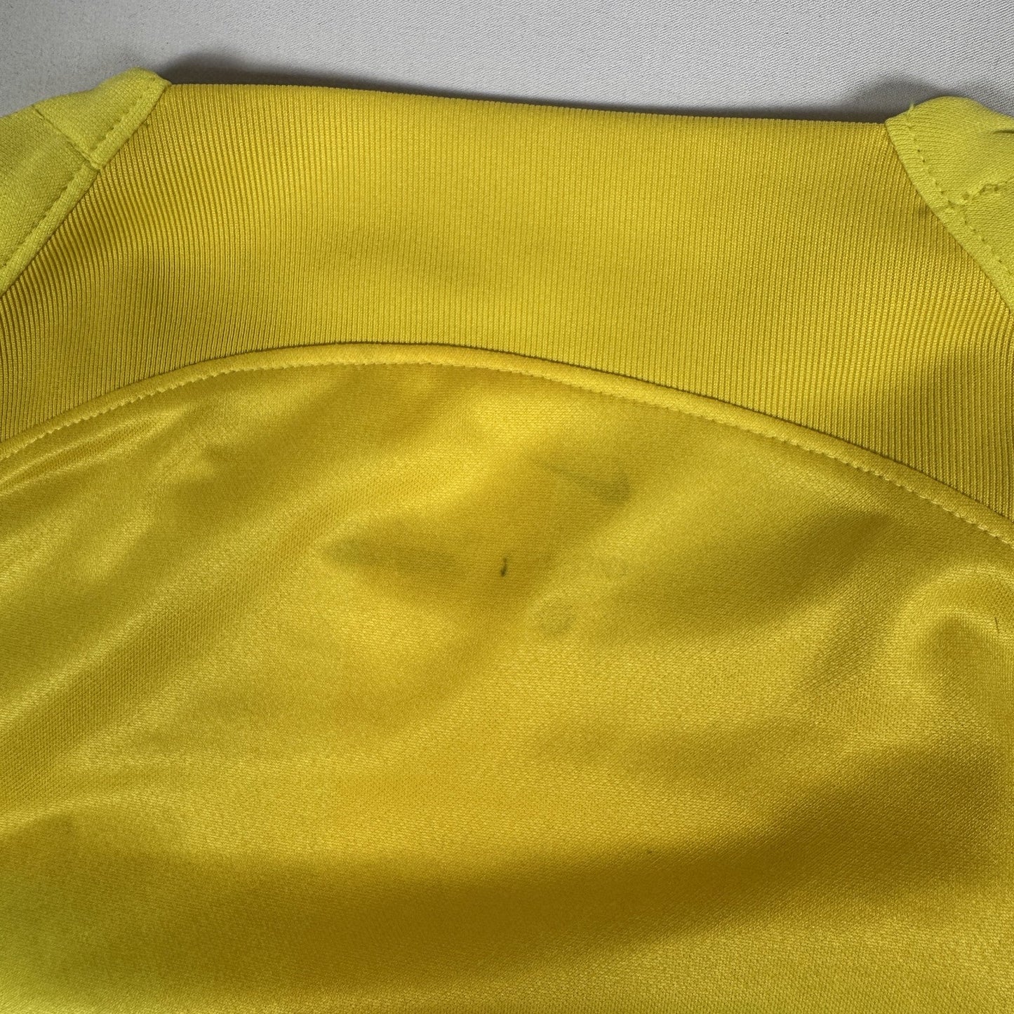 Tottenham Hotspur 2023/2024 Goalkeeper Football Shirt Medium