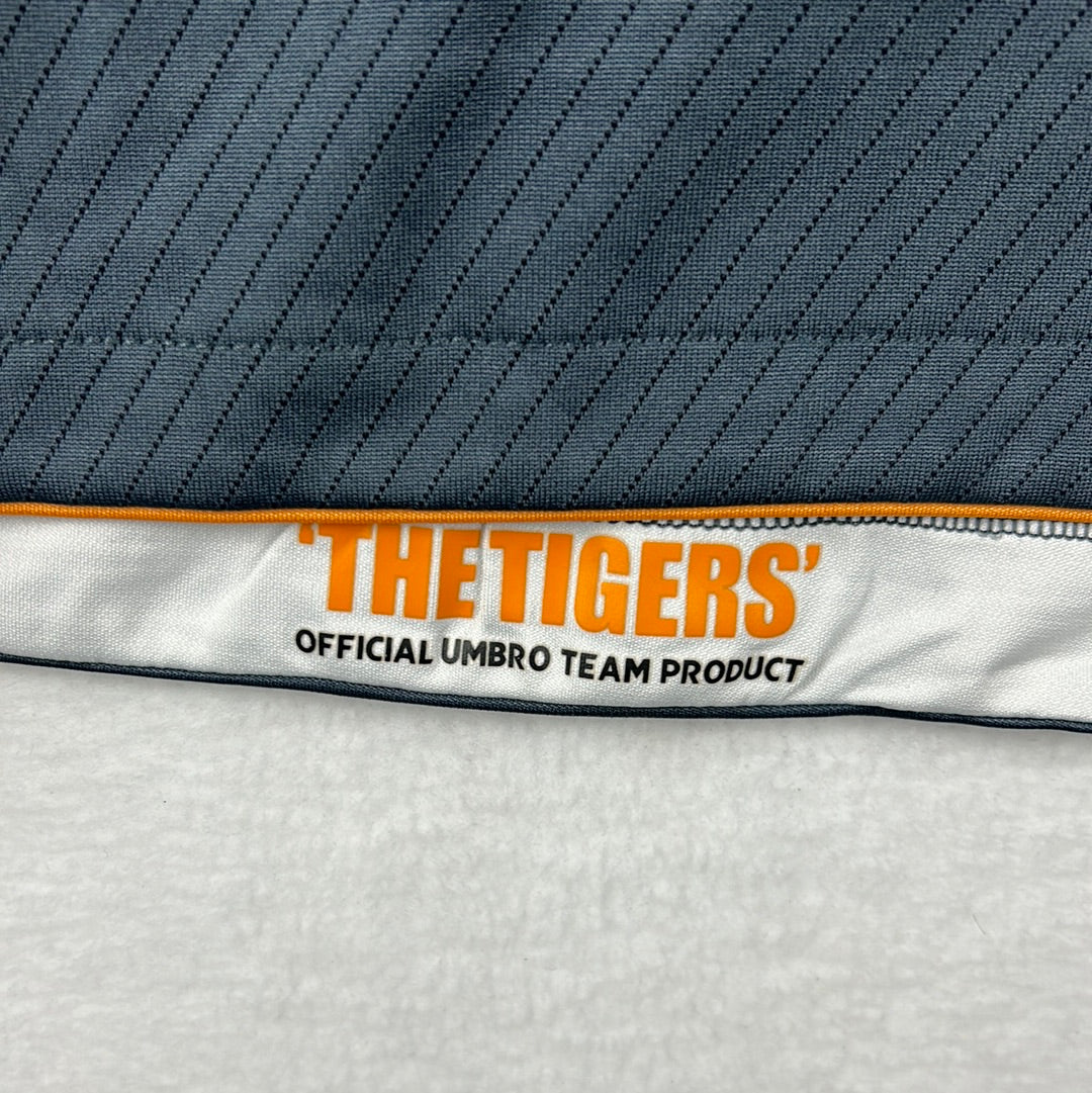 Hull City 2008/2009 Player Issue Away Shirt - Hughes 11
