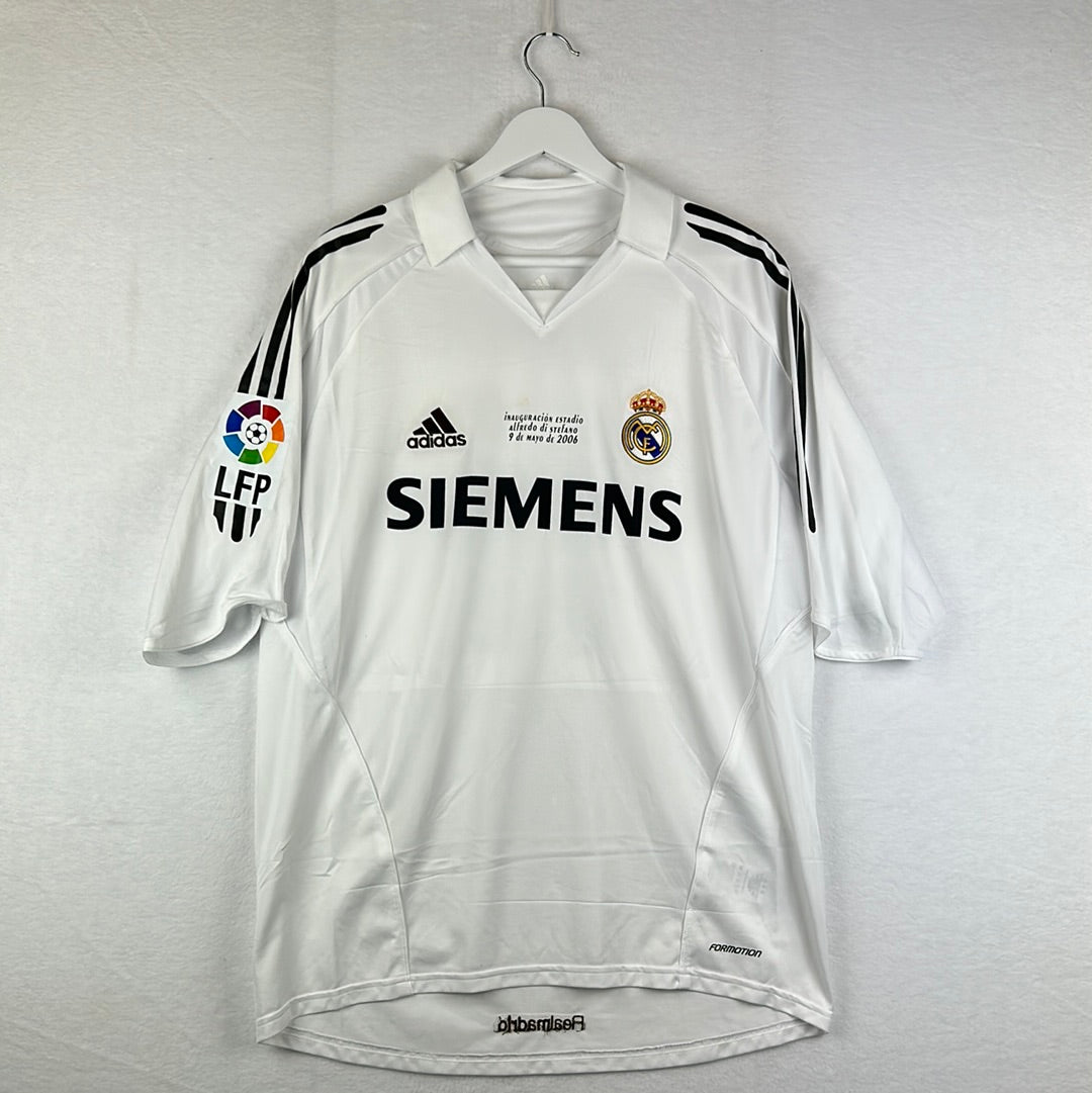 Real Madrid 2004/2005 Player Issue Home Shirt - Cicinho 11 - Di Stefano Stadium