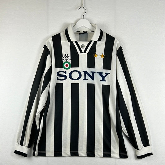 Juventus 1995/1996 long sleeve home shirt 