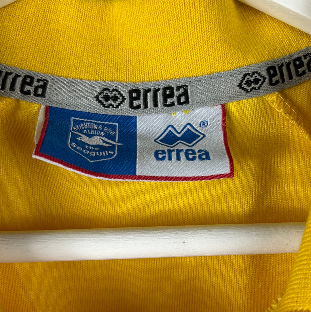 Errea label