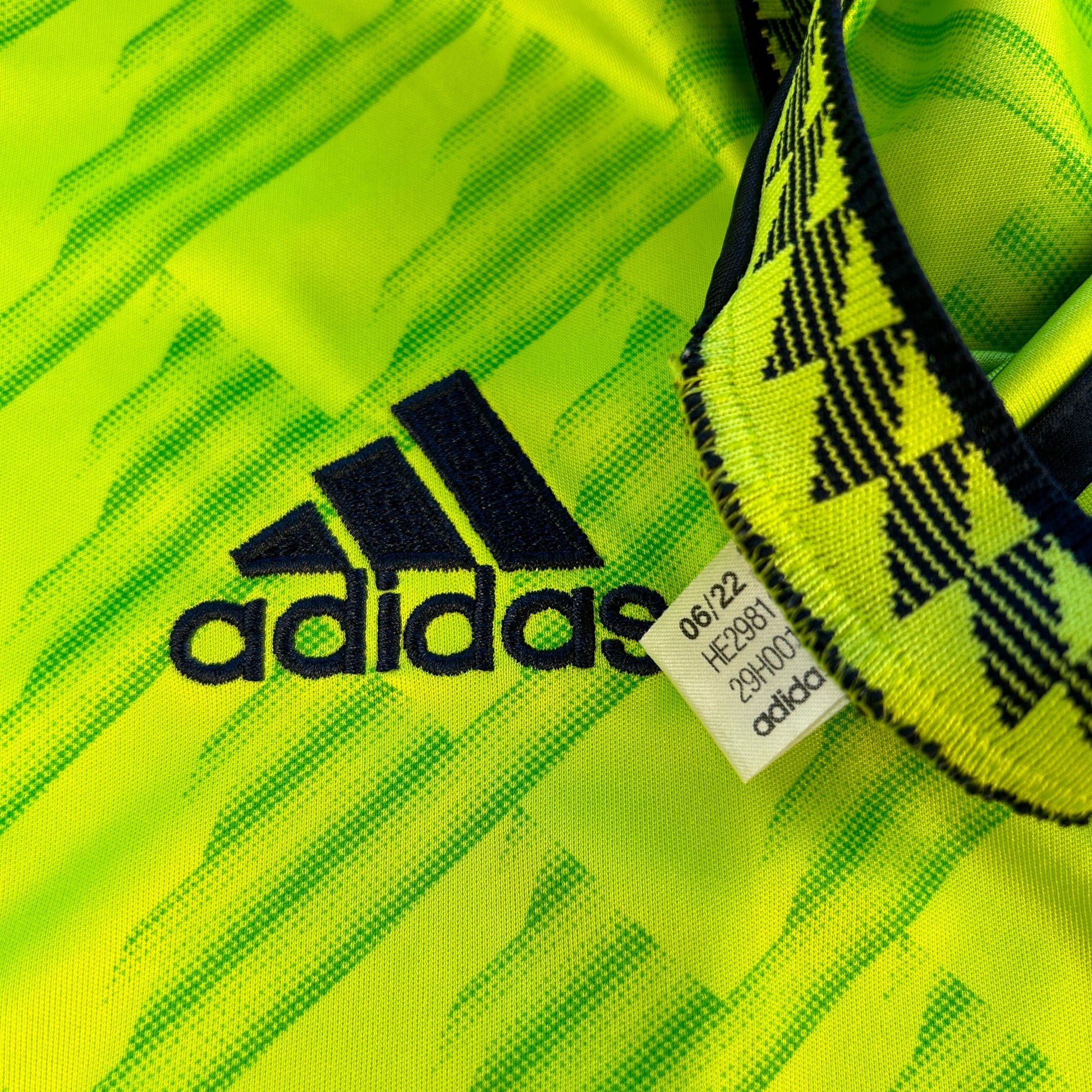 Manchester United 2022/2023 Third Shirt Adidas code HE2981