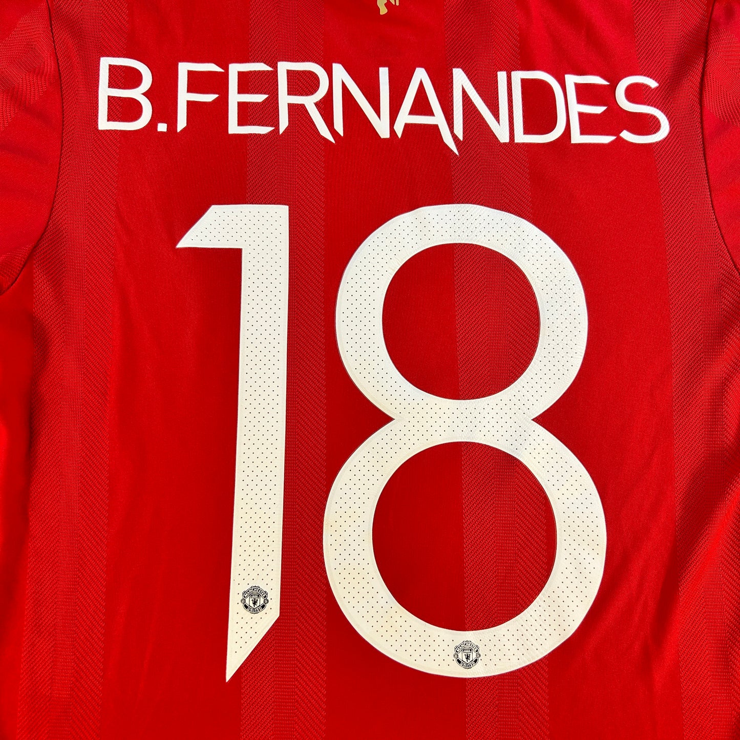 Manchester United 2021/2022 Player Issue Home Shirt - Fernandes 18