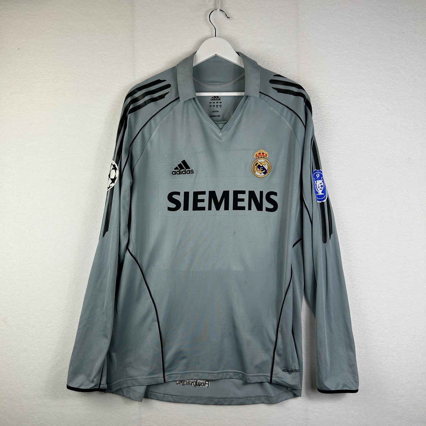 Real Madrid 2005/2006 Player Issue Third Shirt - Ronaldo 9