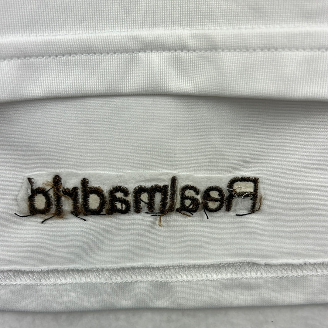 Real Madrid 2004/2005 Player Issue Home Shirt - Cicinho 11 - Di Stefano Stadium