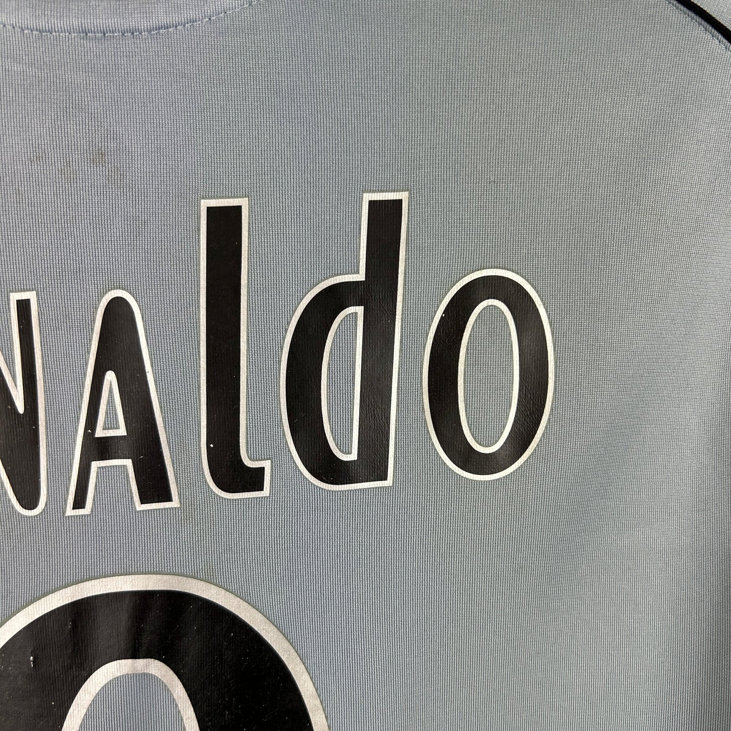 Real Madrid 2005/2006 Player Issue Third Shirt - Ronaldo 9