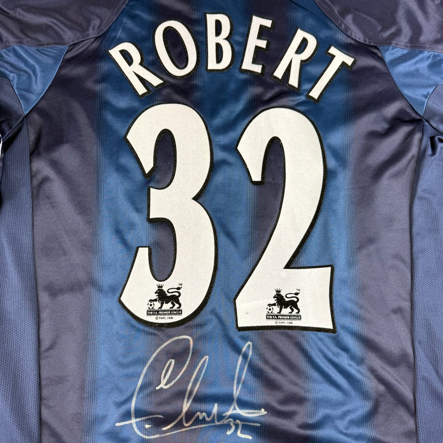 Newcastle United 2004/2005 Match Issued Away Shirt - Robert 32