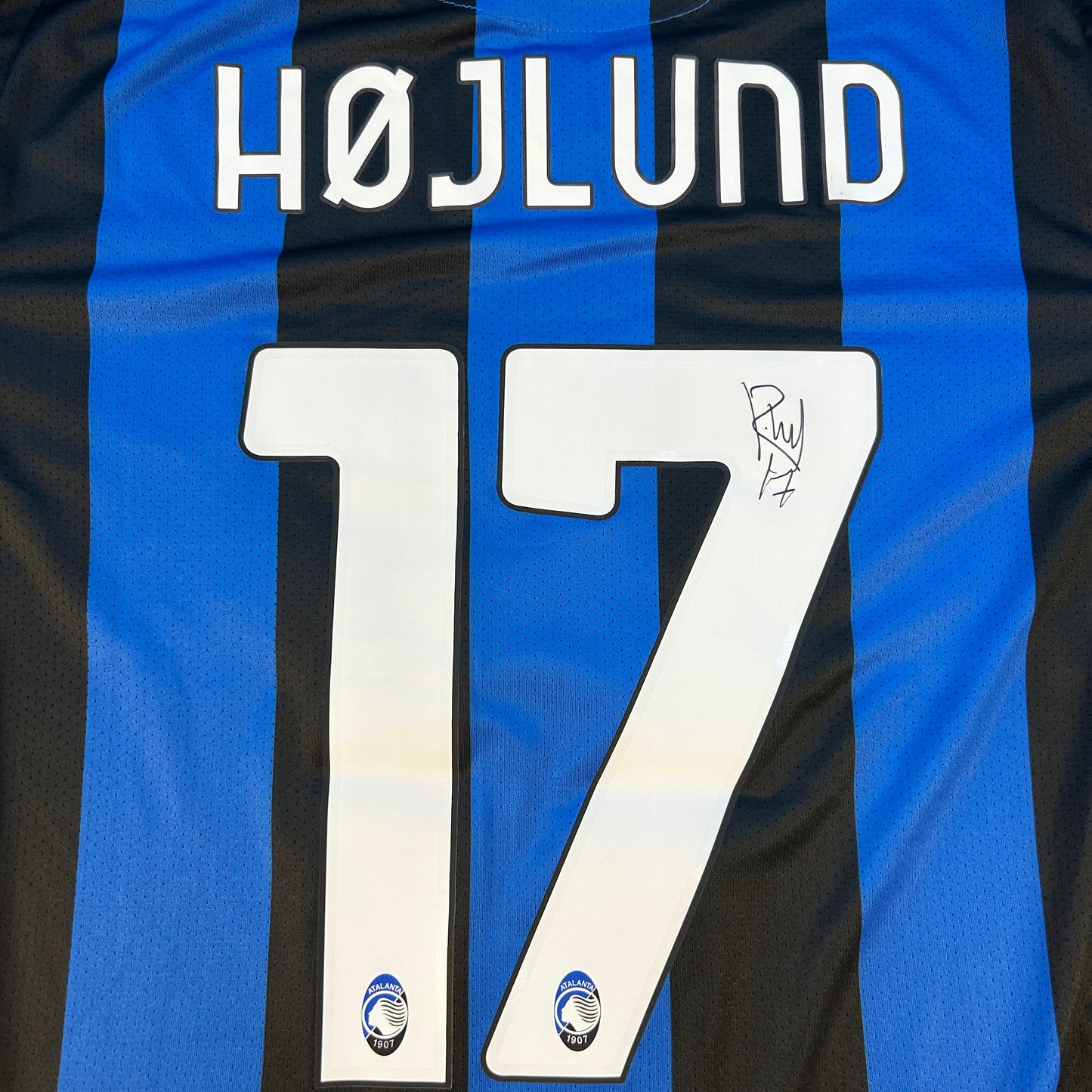 Atalanta 2022/2023 Home Shirt - Hojlund Signed
