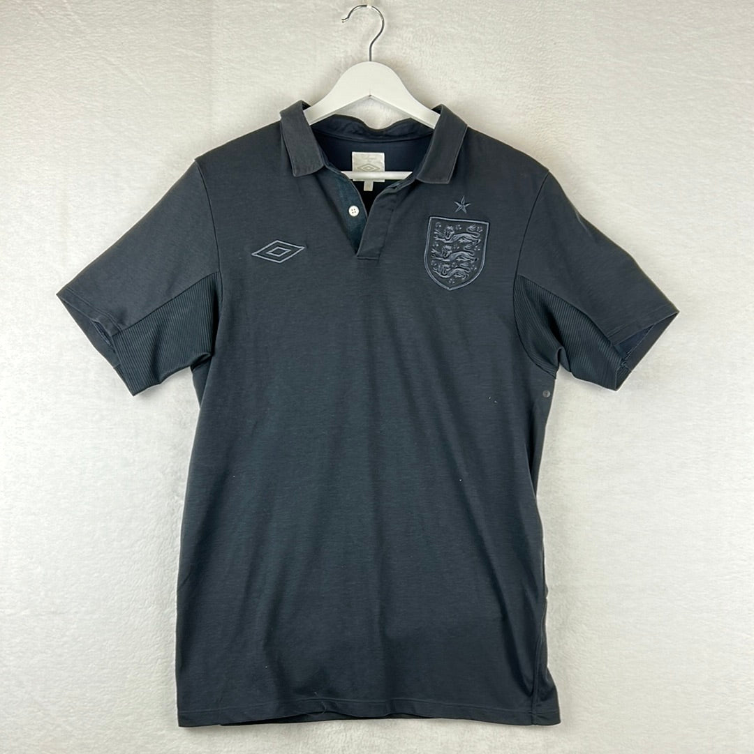 England 2010 'Blackout' Shirt Medium Excellent – Casual