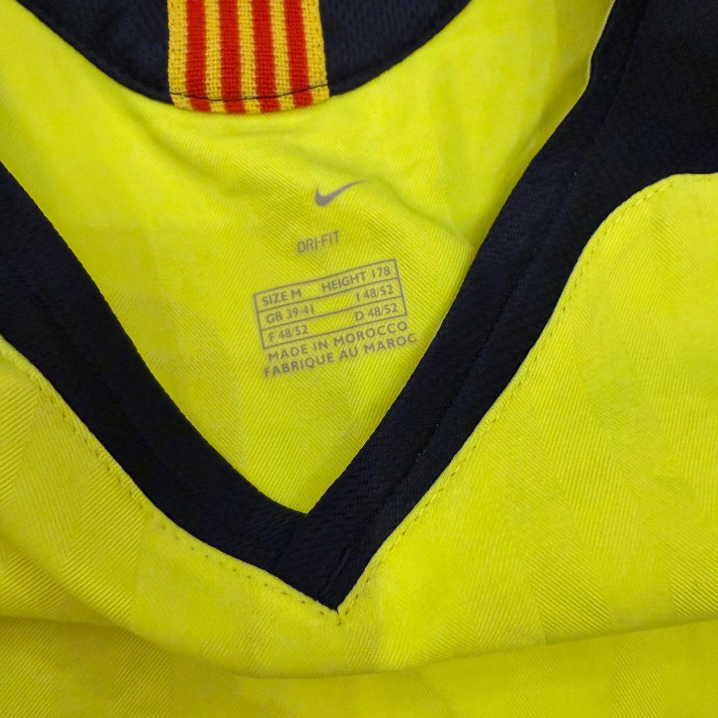 Barcelona 2005-2006 Away Shirt - Medium