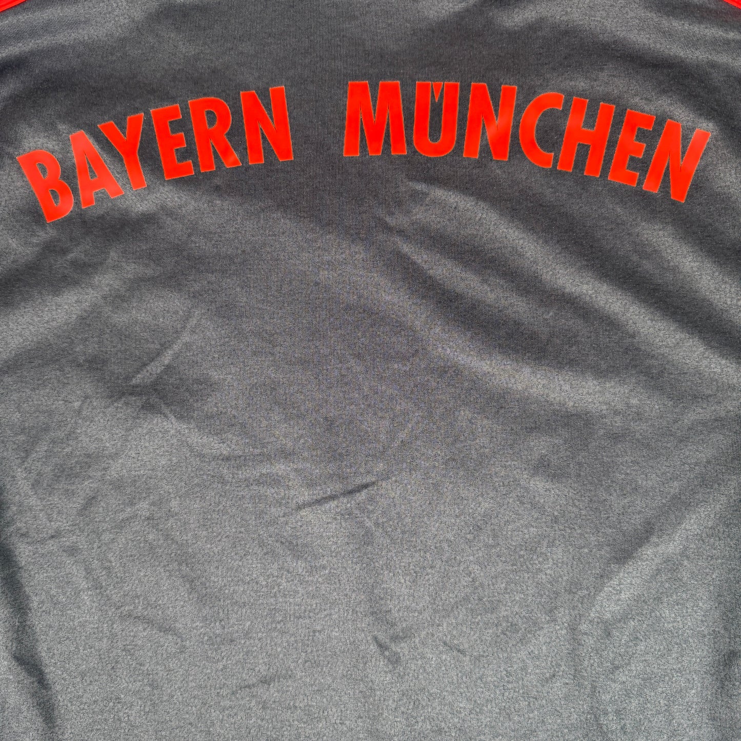 Bayern Munich 2016/2017 Away Shirt Large
