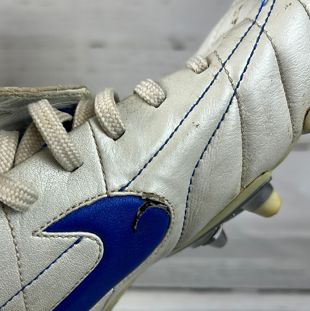 Carlos Tevez Match Worn Nike Boots - Manchester United
