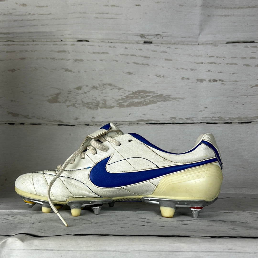 Carlos Tevez Match Worn Nike Boots - Manchester United