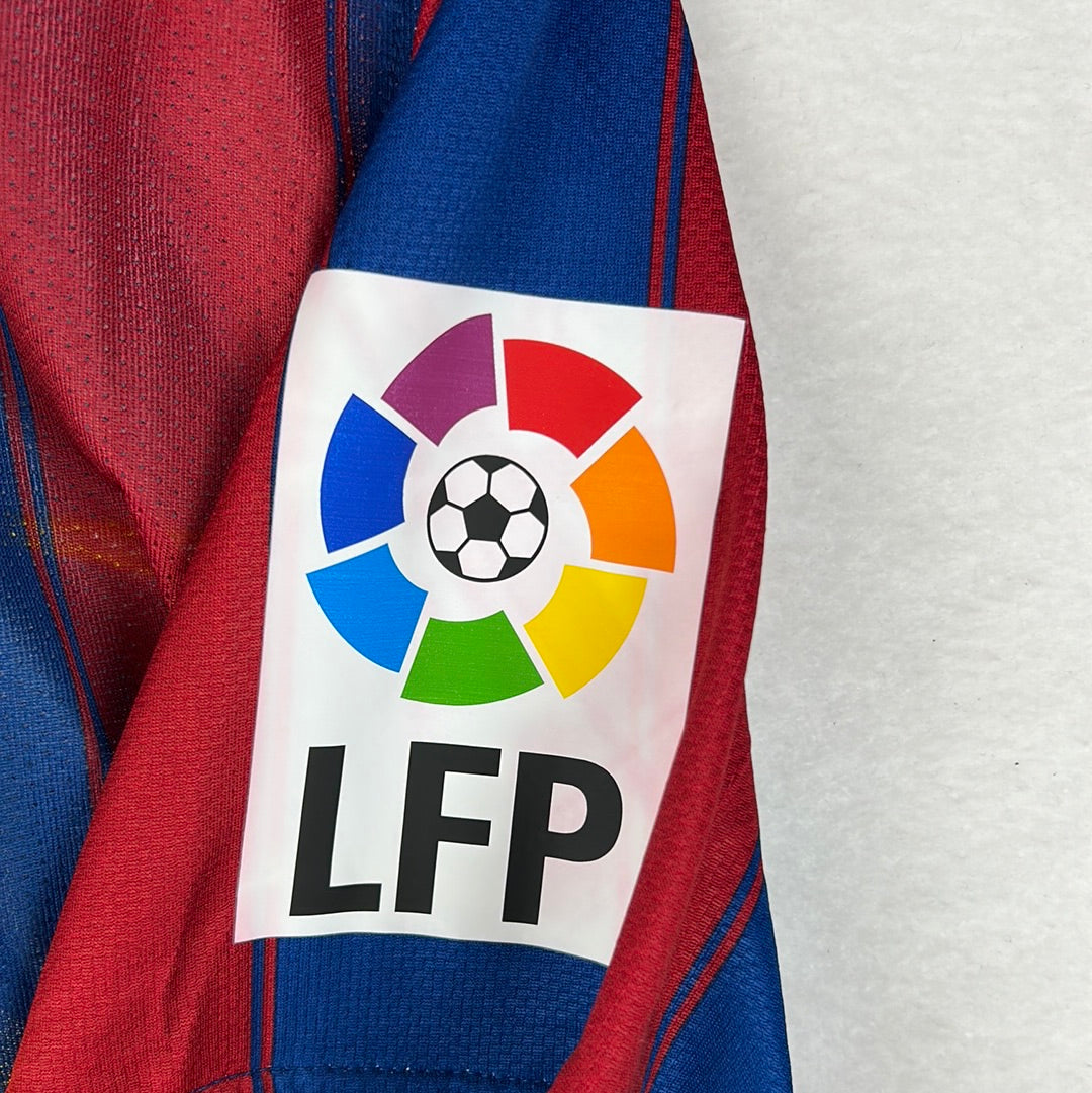 Barcelona 2009/2010 Player Issue Home Shirt - Milito 19