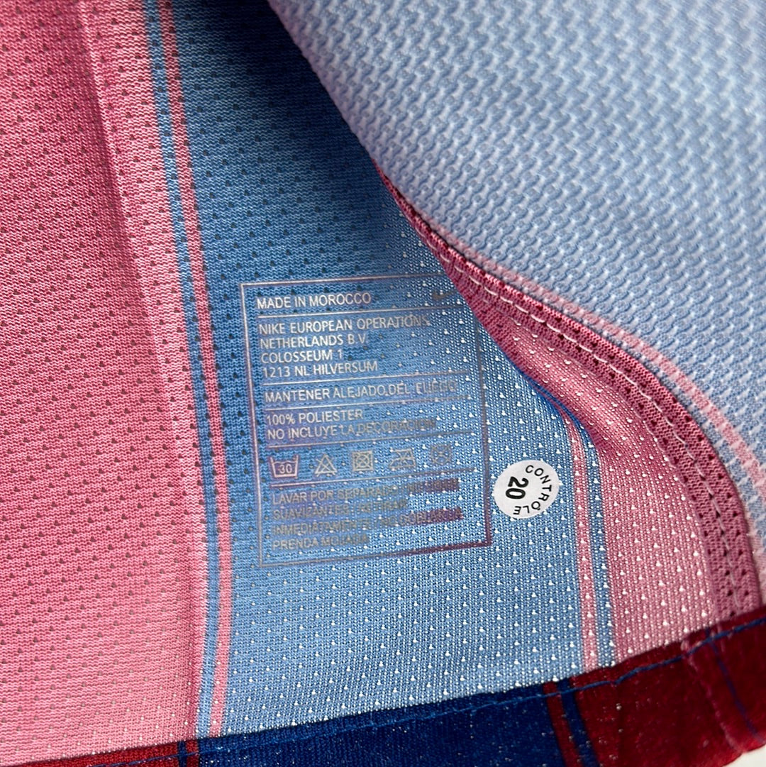 Barcelona 2009/2010 Player Issue Home Shirt - Chygrynskiy 22